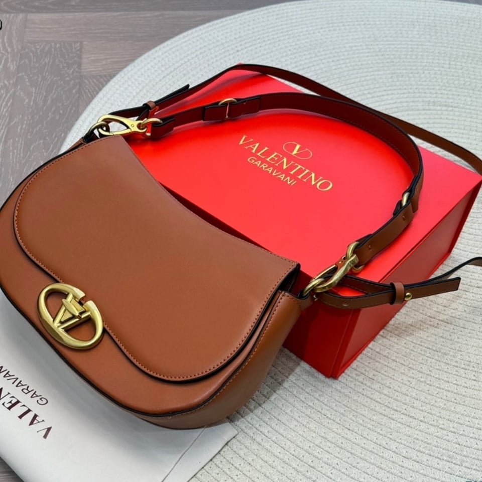 Valentino Garavani Ohval Shoulder Bag Almond 28Cm 5W2B0N88Cvc Kel view 3