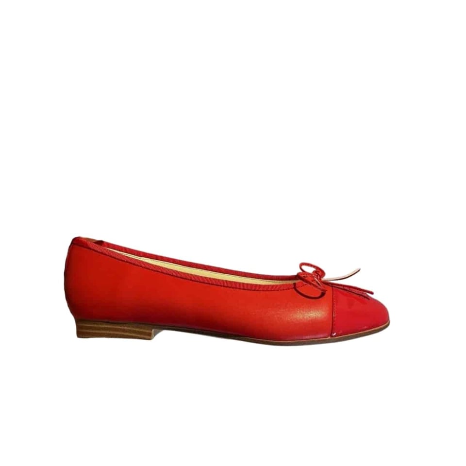 Chanel Cc Cap Toe Ballet Flats In Light Red Patent Leather view 2