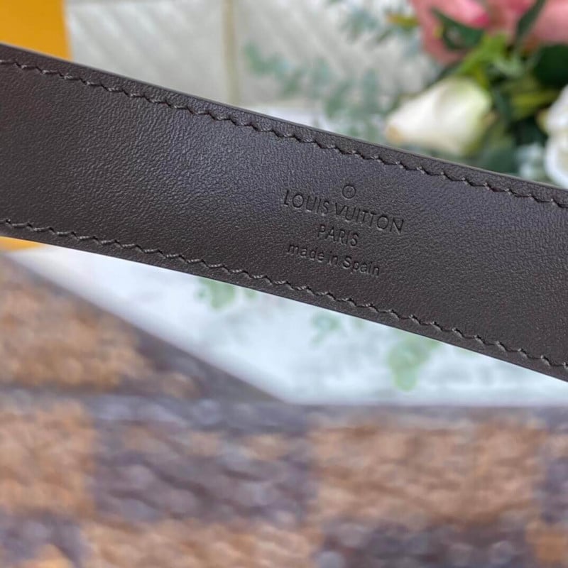 Louis Vuitton LV Initiales 25mm Belt M9267U view 11