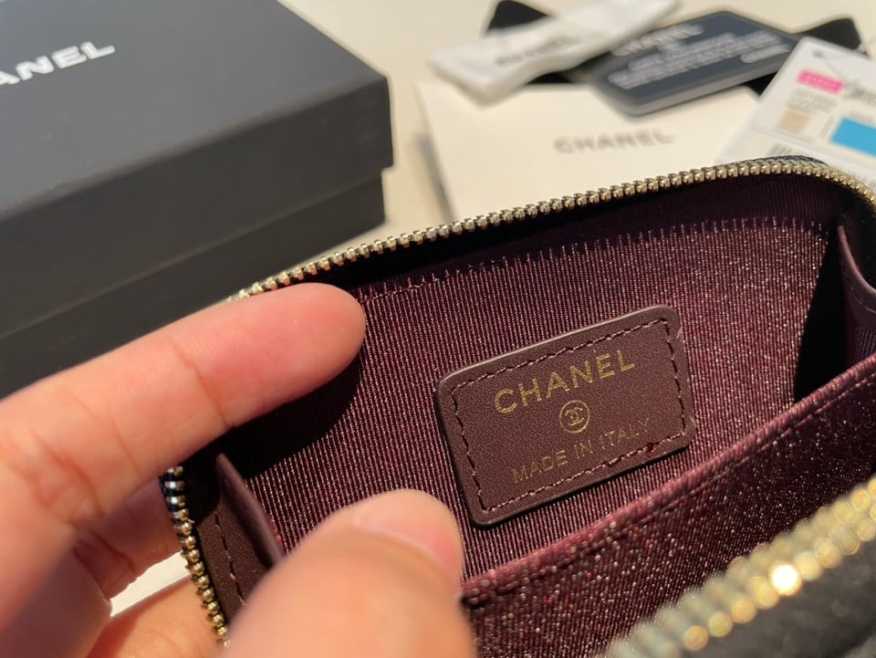 Chanel Zipped Coin Purse 11 Black Grained Calfskin view 5