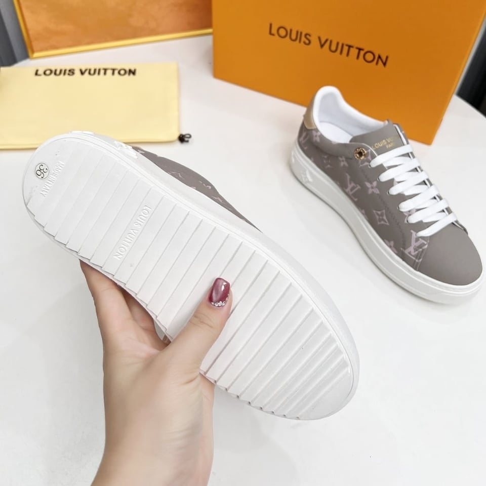 Louis Vuitton Time Out Sneaker Grey 1Aguvw view 7
