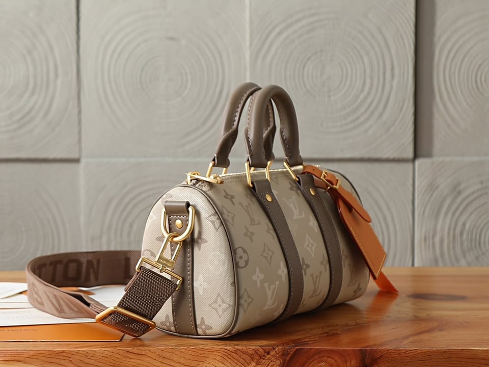 Louis Vuitton Keepall Bandoulière Bag 25cm/9.8in Sand Beige Monogram M29272 view 4