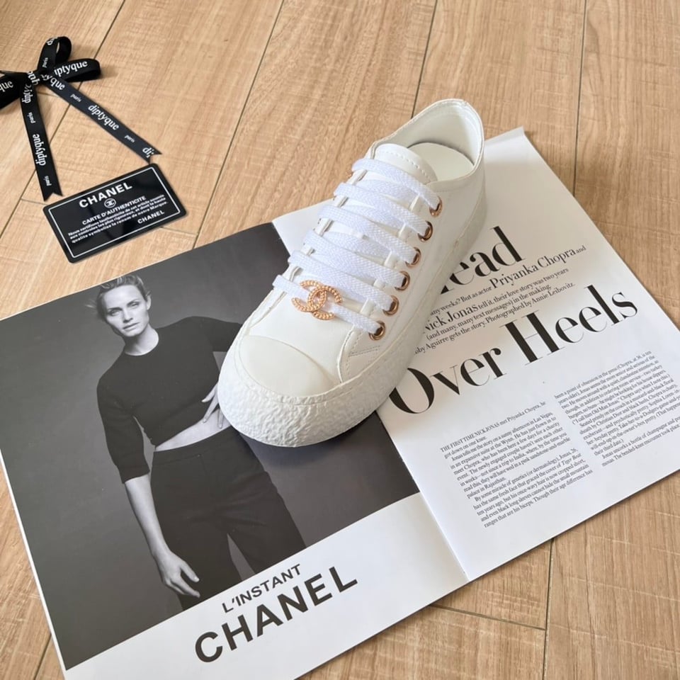 Chanel Women’S Sneakers Cc Trainers In White view 7