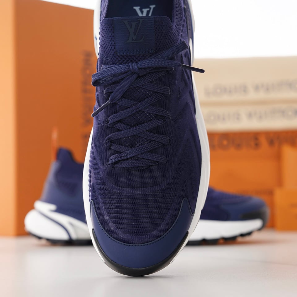 Louis Vuitton LV Runner Tatic Navy Sneaker for Men view 14