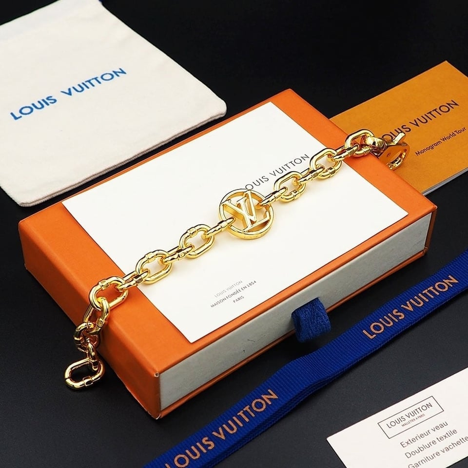 Louis Vuitton Chain Bracelet Gold view 4
