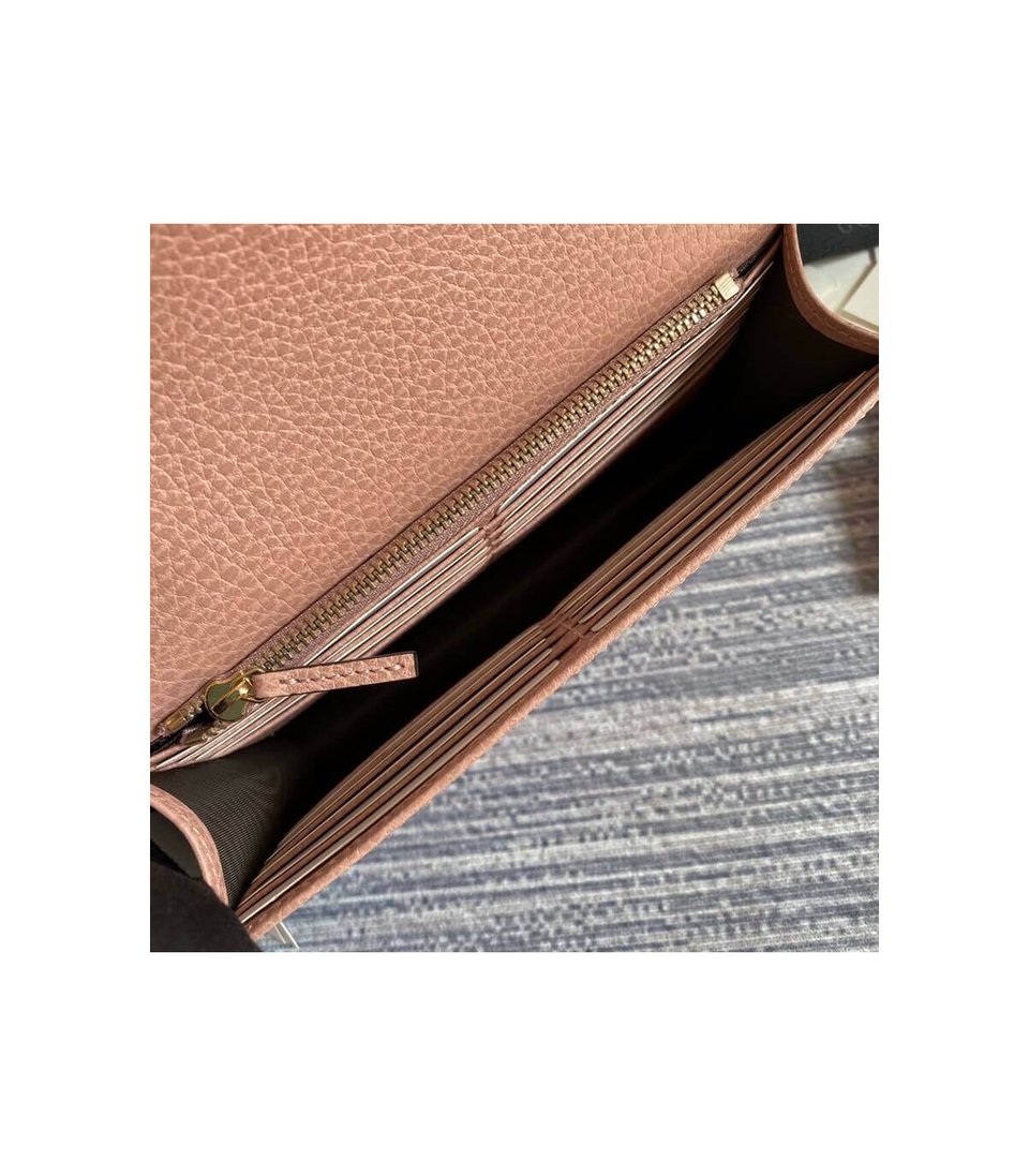 Gucci GG Interlocking Wallet On Chain Pink view 11