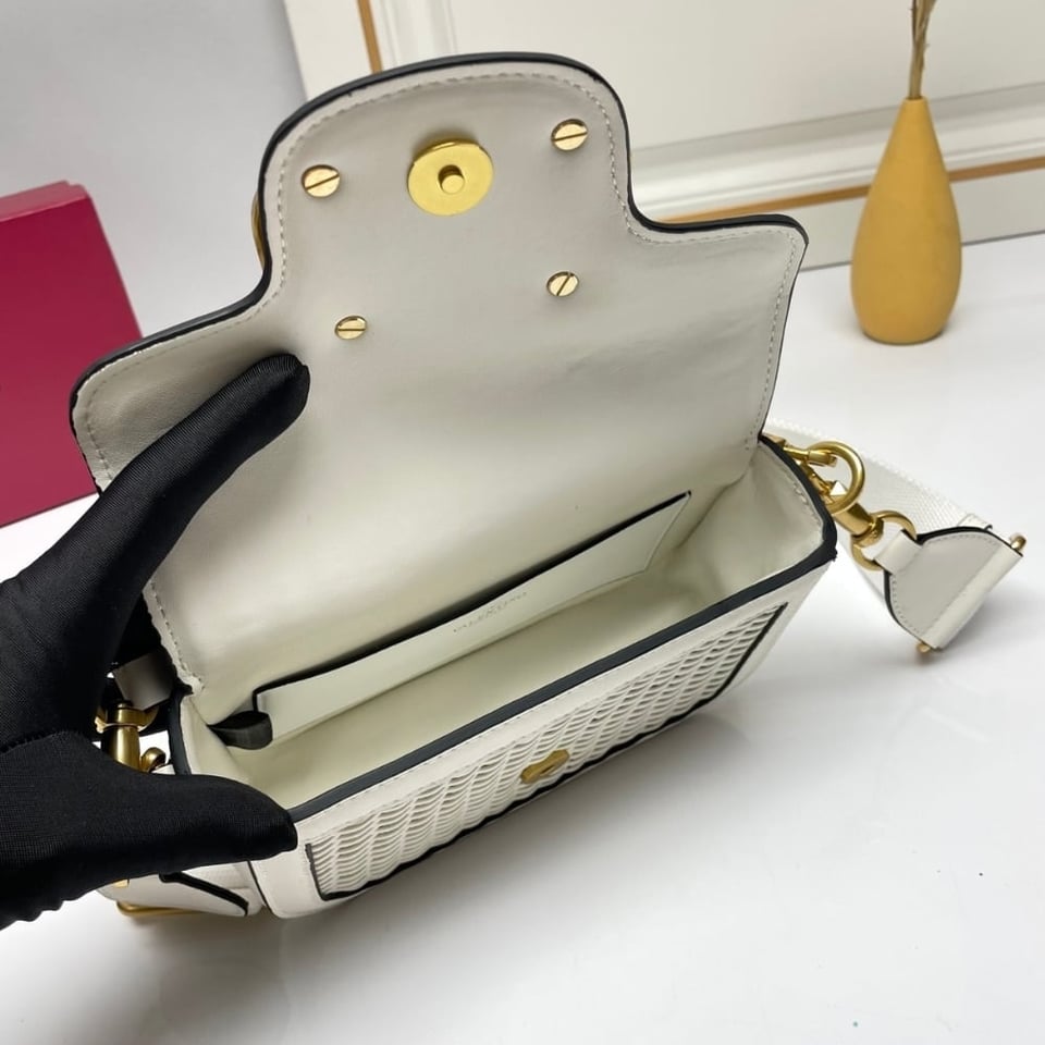 Valentino Garavani Alltime Vlogo Woven Leather Shoulder Bag White 22Cm view 6