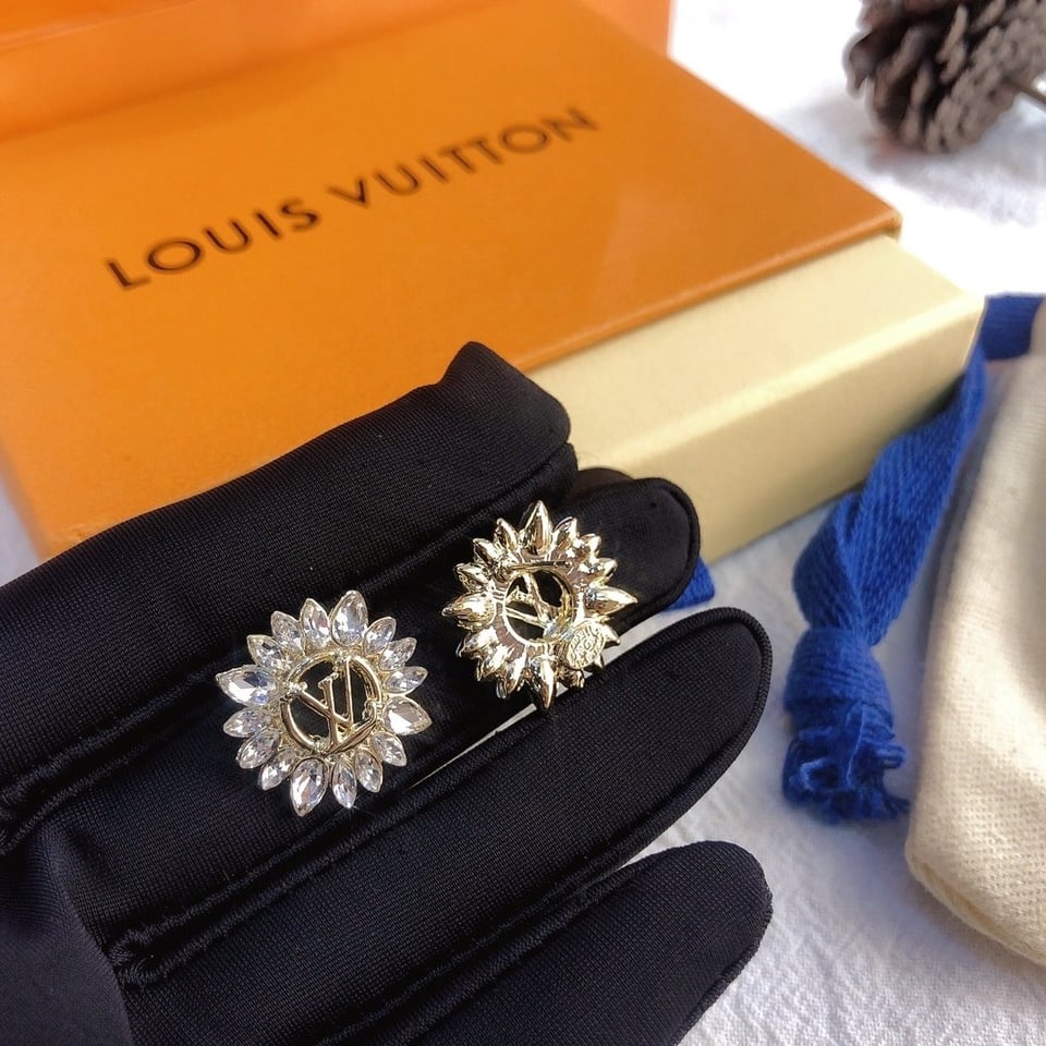 Louis Vuitton Sunburst Crystal Earrings Gold view 5