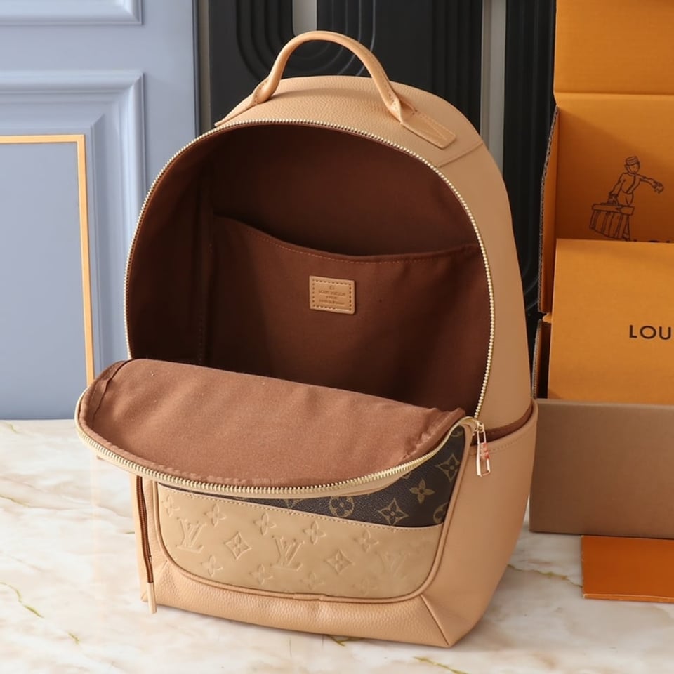 Louis Vuitton Outdoor Backpack 44Cm M12624 view 8