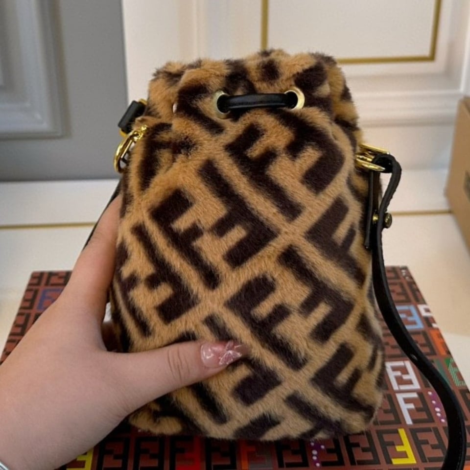 Fendi Mon Tresor Sheepskin Bag Brown 20Cm view 3