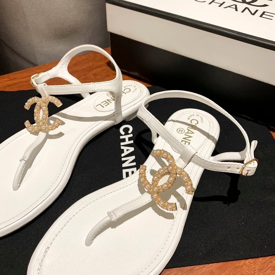 Chanel Gold Pearl Cc Logo Thong Sandals White view 3