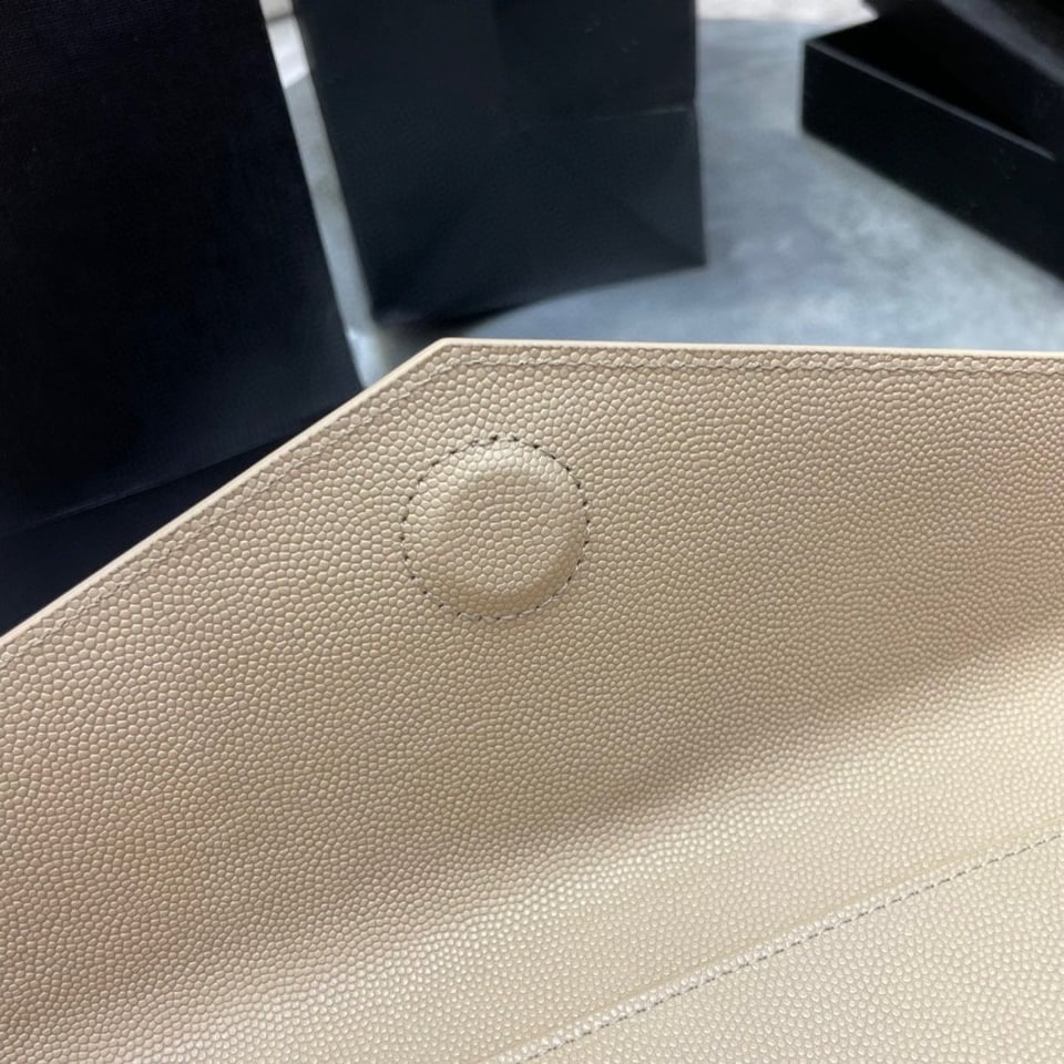 Saint Laurent Uptown Pouch In Grain De Poudre Embossed Leather Blanc Vintage view 9