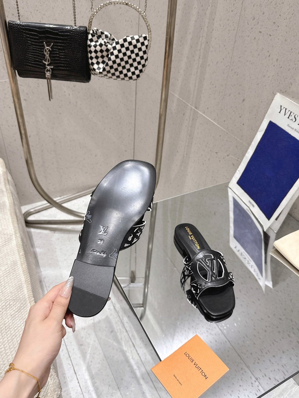 Louis Vuitton LV Isola Flat Mule Black 1AGYOE view 11