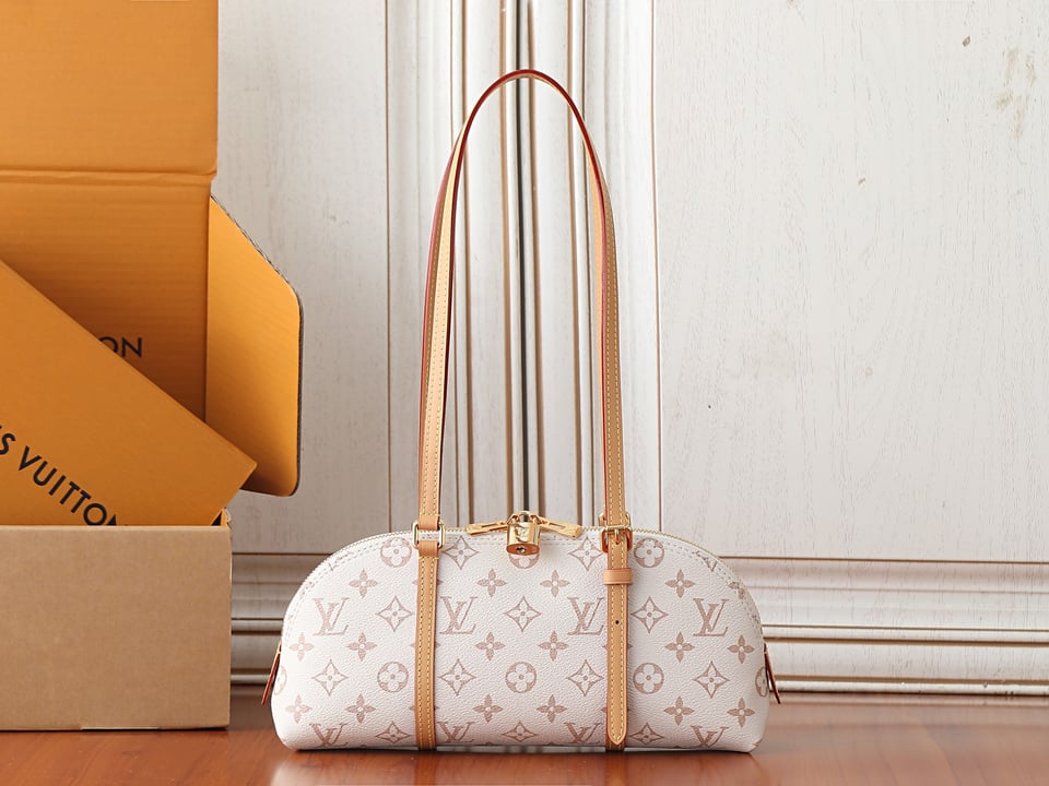 Louis Vuitton Squire East-West Monogram Dune 29cm M2A457 view 2