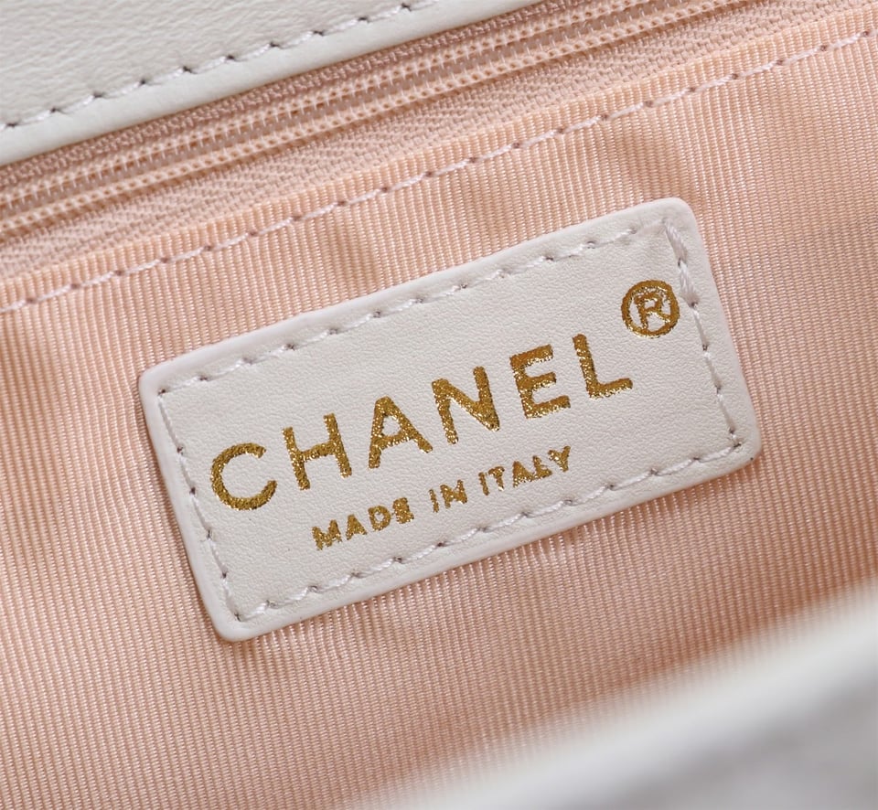 Chanel Mix Accordion Cc Flap Bag Quilted Glazed Calfskin White 23Cm/9in view 4