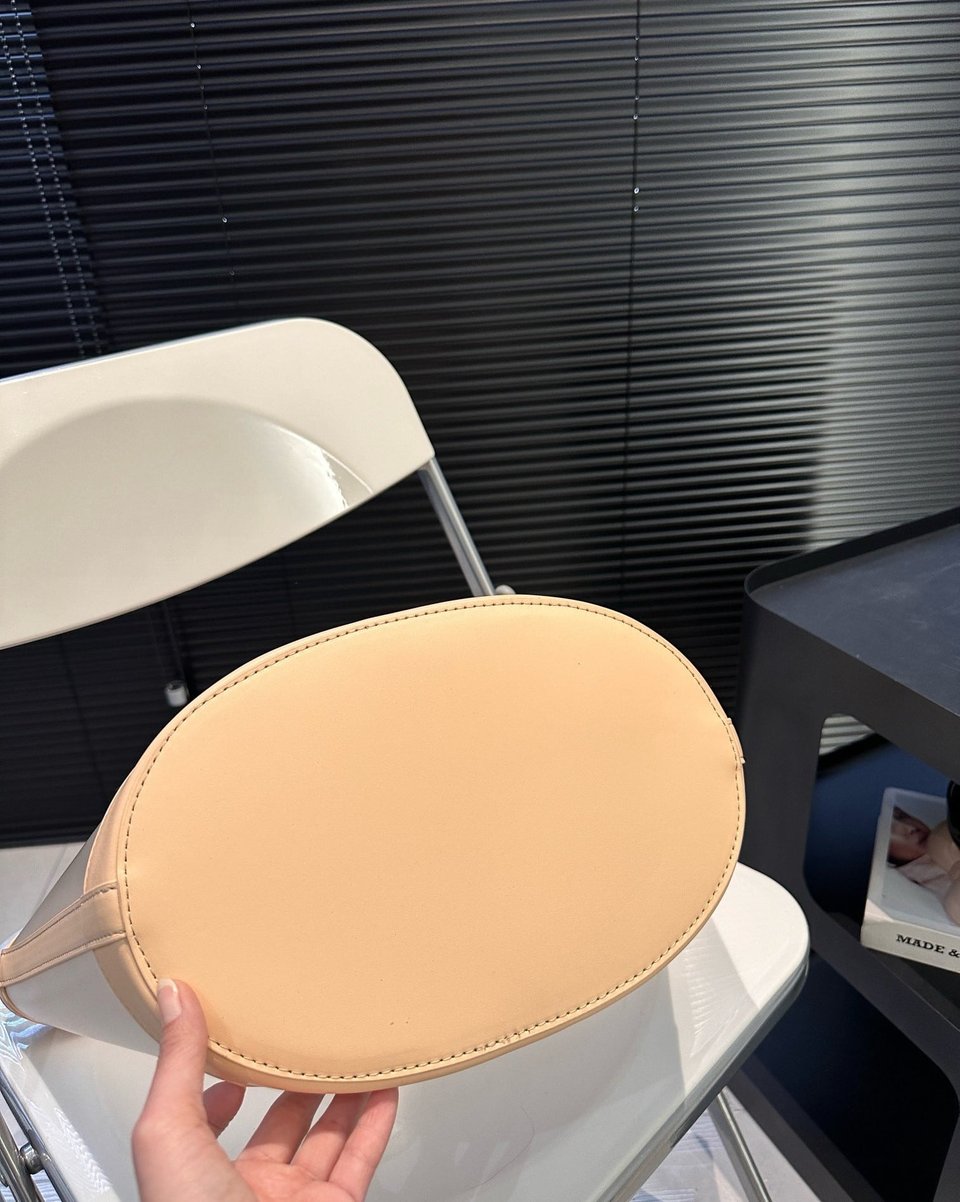 Saint Laurent Panier Medium In Vinyl And Vegetable Tanned Leather Brown 28 Cm view 8