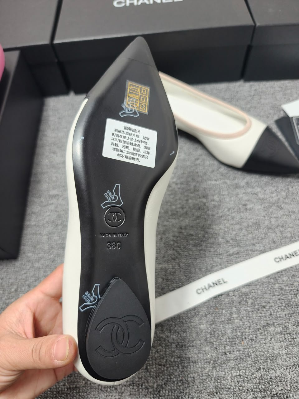 Chanel Pointed-Toe Ballerina Flats / Calfskin &amp; Grosgrain G39786 view 4
