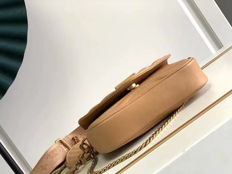 Louis Vuitton New Wave Multi Pochette 19Cm Beige view 11