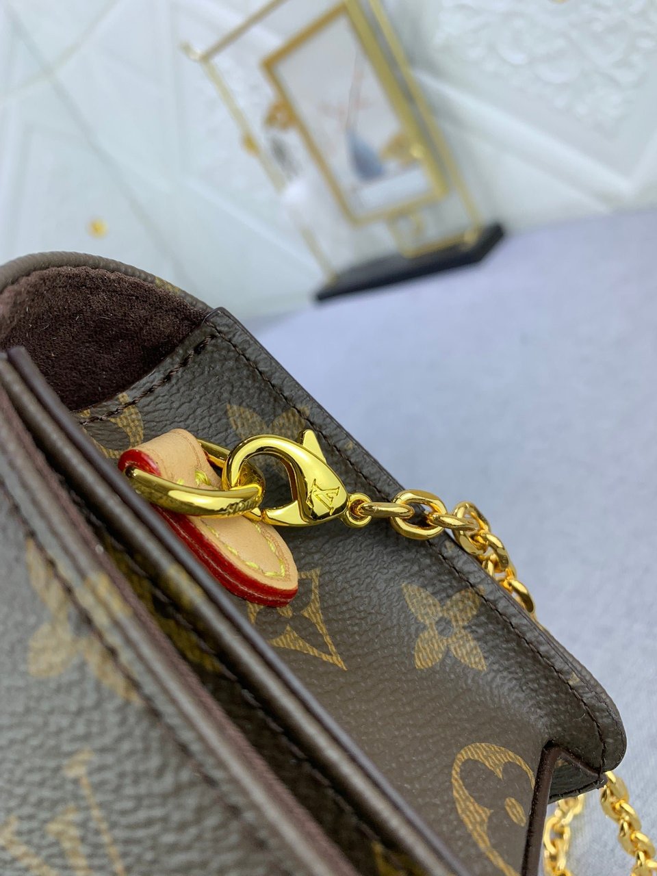 Louis Vuitton Wallet On Chain Lily Monogram 20Cm M82509 view 4