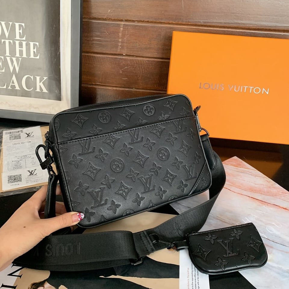 Louis Vuitton Duo Messenger Bag Black 25Cm M69827 view 3