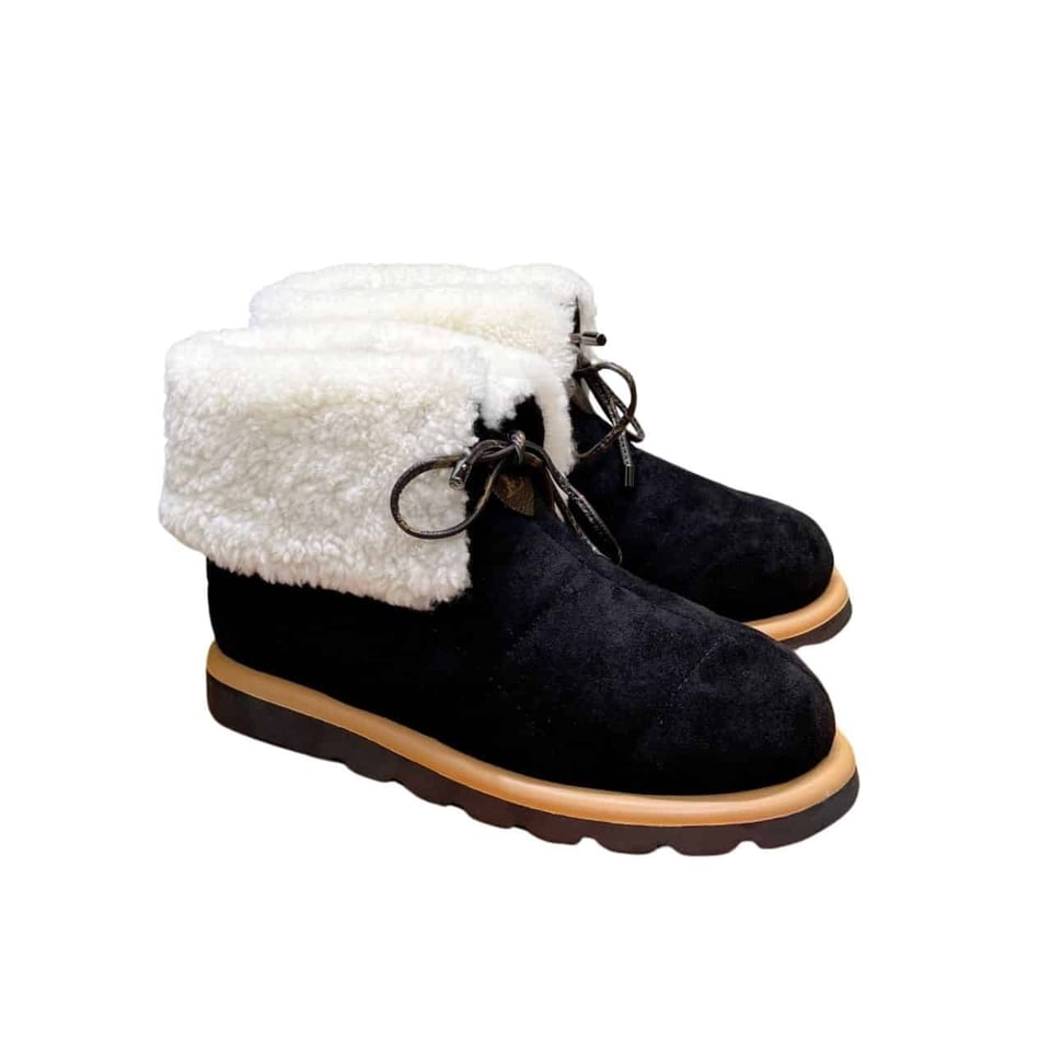 Louis Vuitton Pillow Comfort Ankle Boots Black view 2