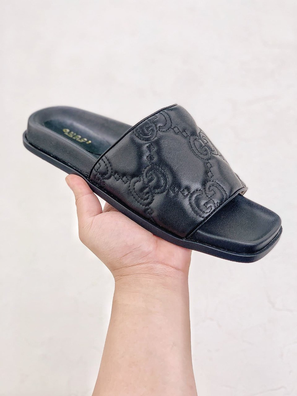 Gucci Womens Gg Matelasse Slide Black 694714 Bko60 1000 view 3
