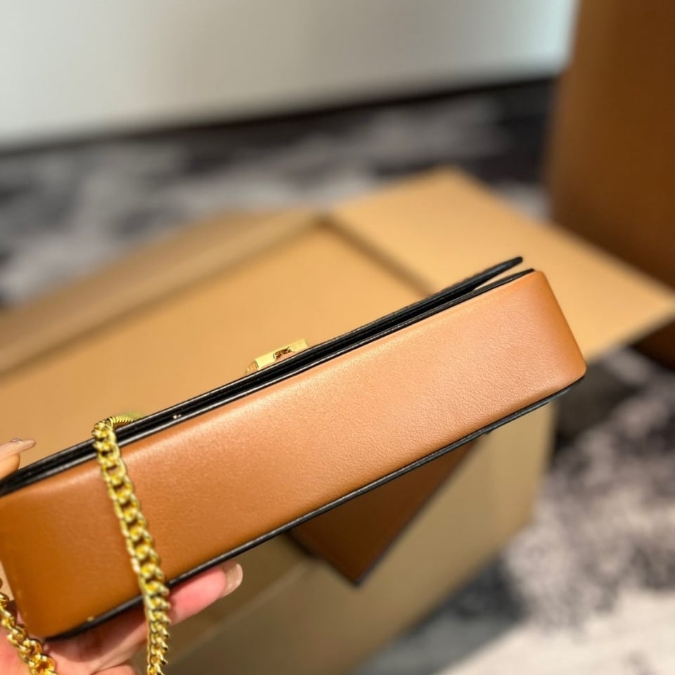 Fendi Fendigraphy Wallet On Chain Brown 21Cm view 7