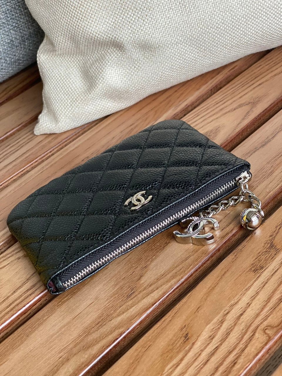 Chanel Zipped Wallet 14Cm Black Caviar Silver Hardware view 8