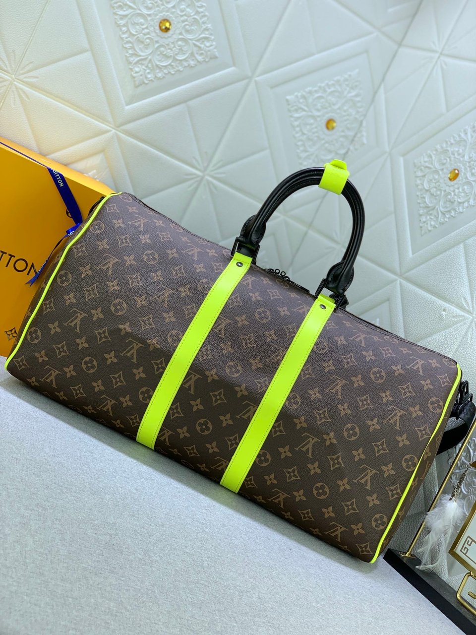 Louis Vuitton Keepall Bandouli Re 50 Brown And Chartreuse Macassar Canvas M45866 view 9