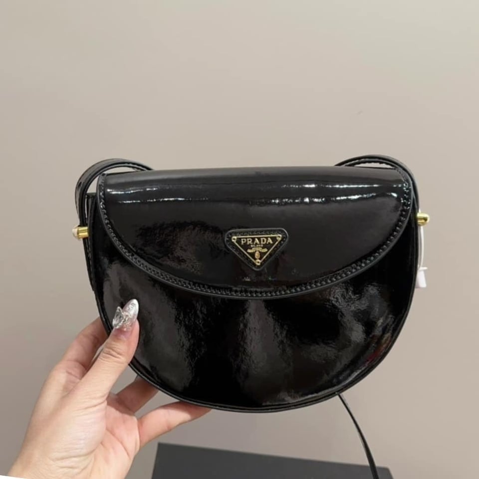 Prada Triangle Logo Patent Leather Shoulder Bag Black 17Cm view 3