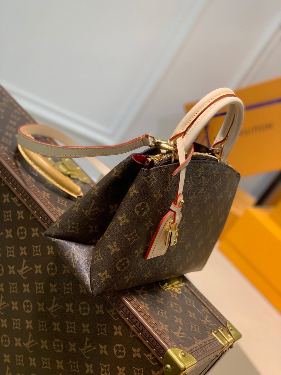 Louis Vuitton Petit Palais Tote 29Cm view 4