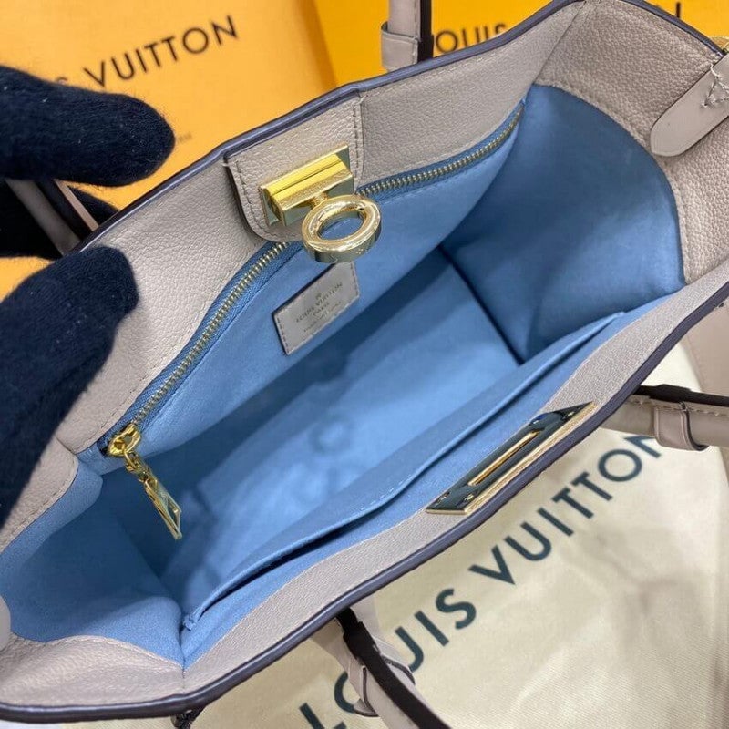 Louis Vuitton On My Side Pm 25Cm Greige view 4