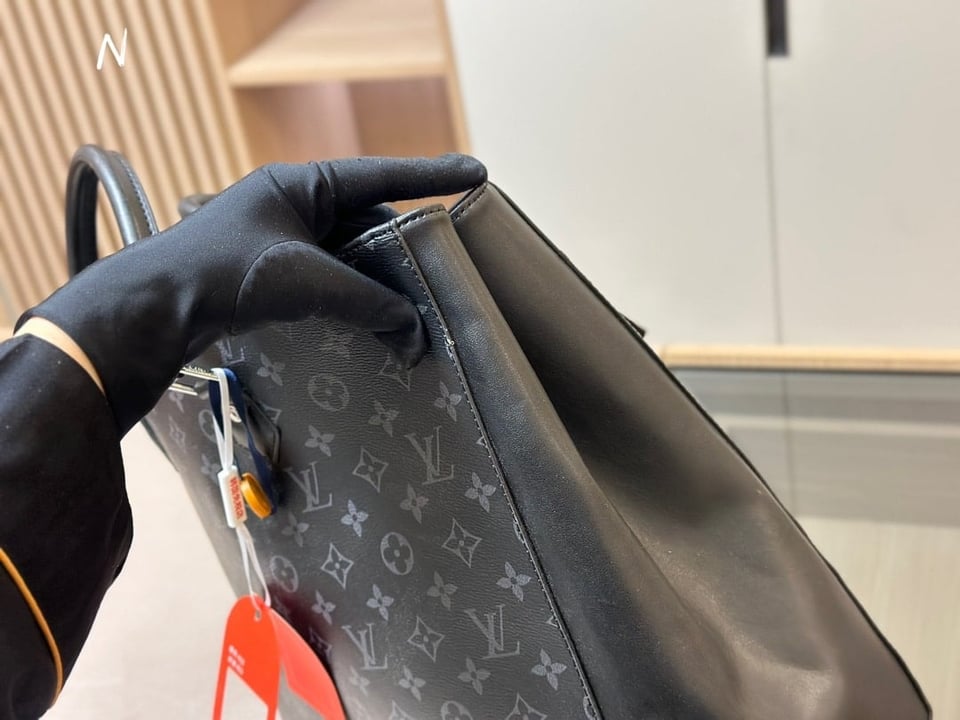 Louis Vuitton Monogram Eclipse Grand Sac Tote Black 33Cm view 3
