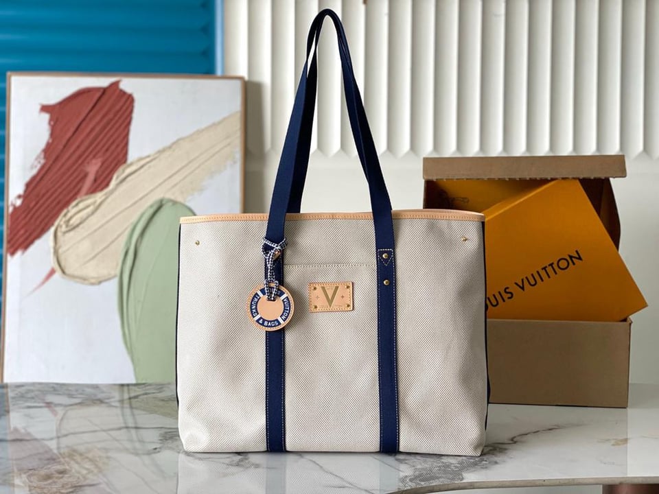 Louis Vuitton Escale Bag Ocean Blue M28503 view 2