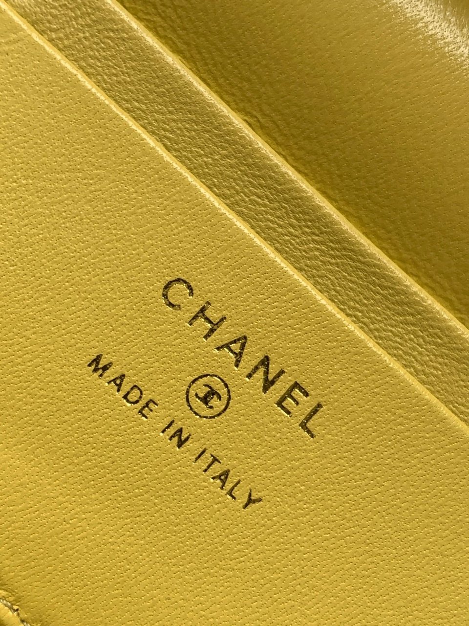 Chanel 25C Vanity Case Yellow 20cm view 4