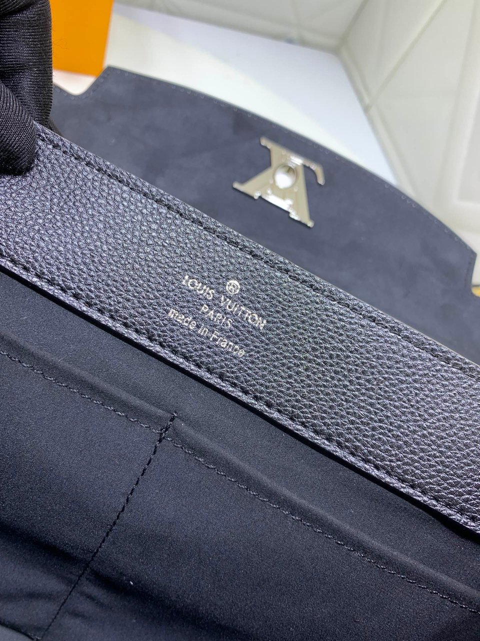Louis Vuitton Lockme Ever Black 46Cm M51395 view 5