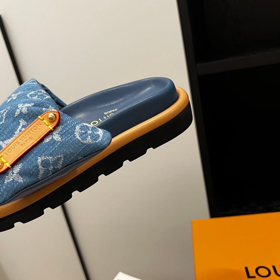 Louis Vuitton Pool Pillow Flat Comfort Mules Blue 1Acjvh view 8