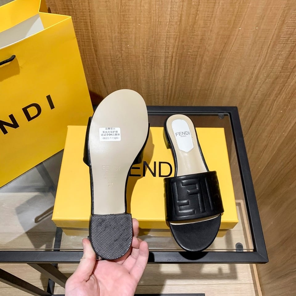 Fendi Silk Cowhide Slippers Black view 4