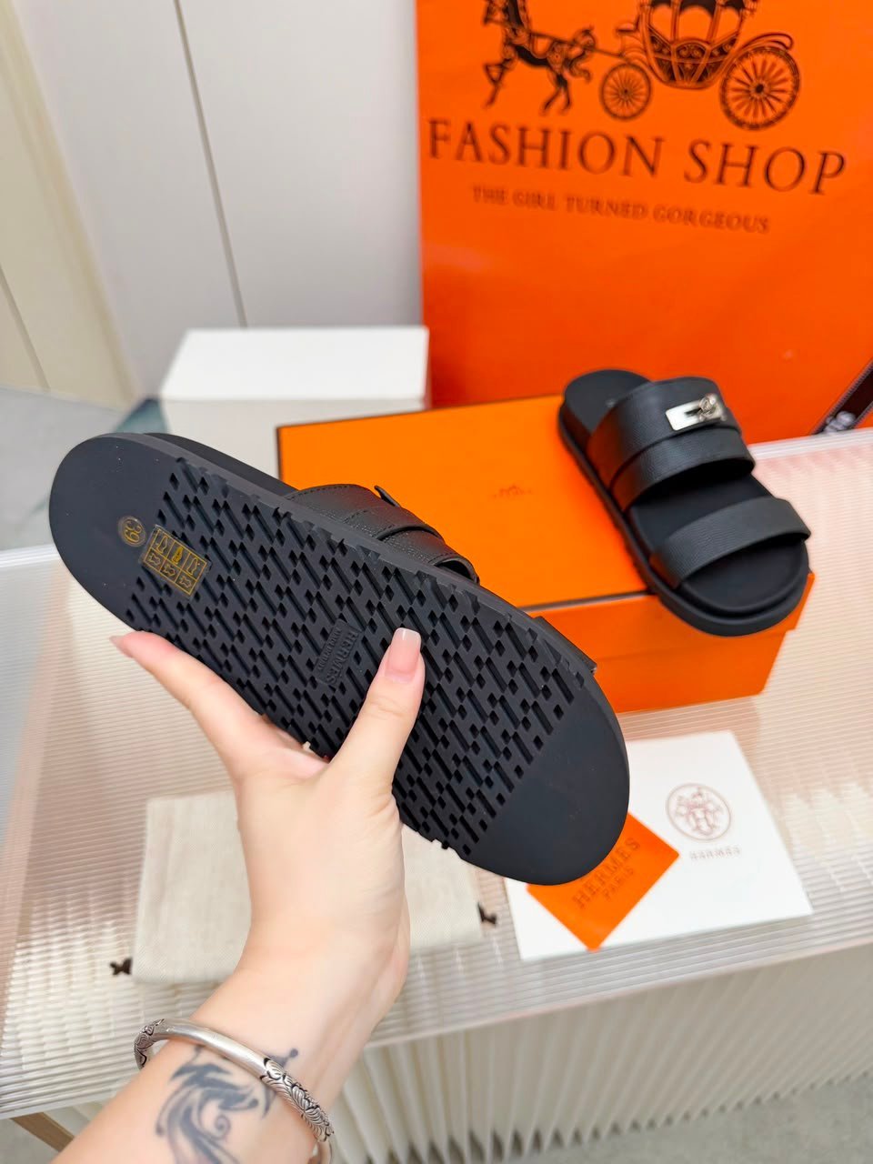 Hermes Jackson Sandal Noir Color Calfskin H242949ZH03390 view 3