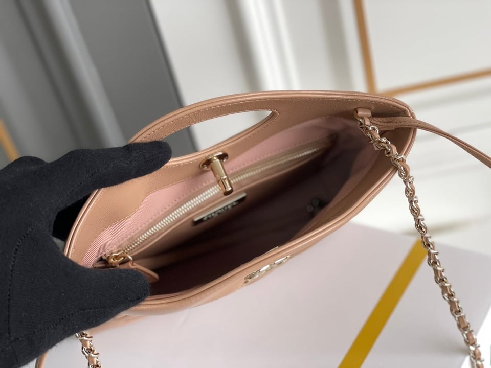 Chanel 24S31 Shopping Bag 22Cm Brown Lambskin Gold Hardware view 10