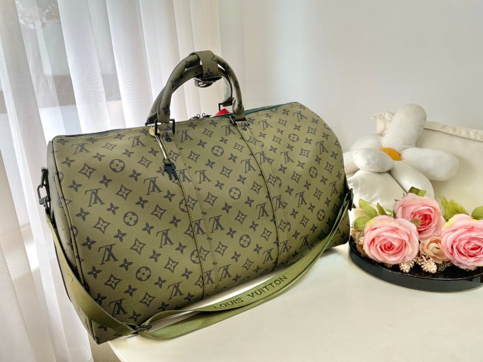 Louis Vuitton Keepall Bandouli Re 55 Bag Green 45Cm M23963 view 5