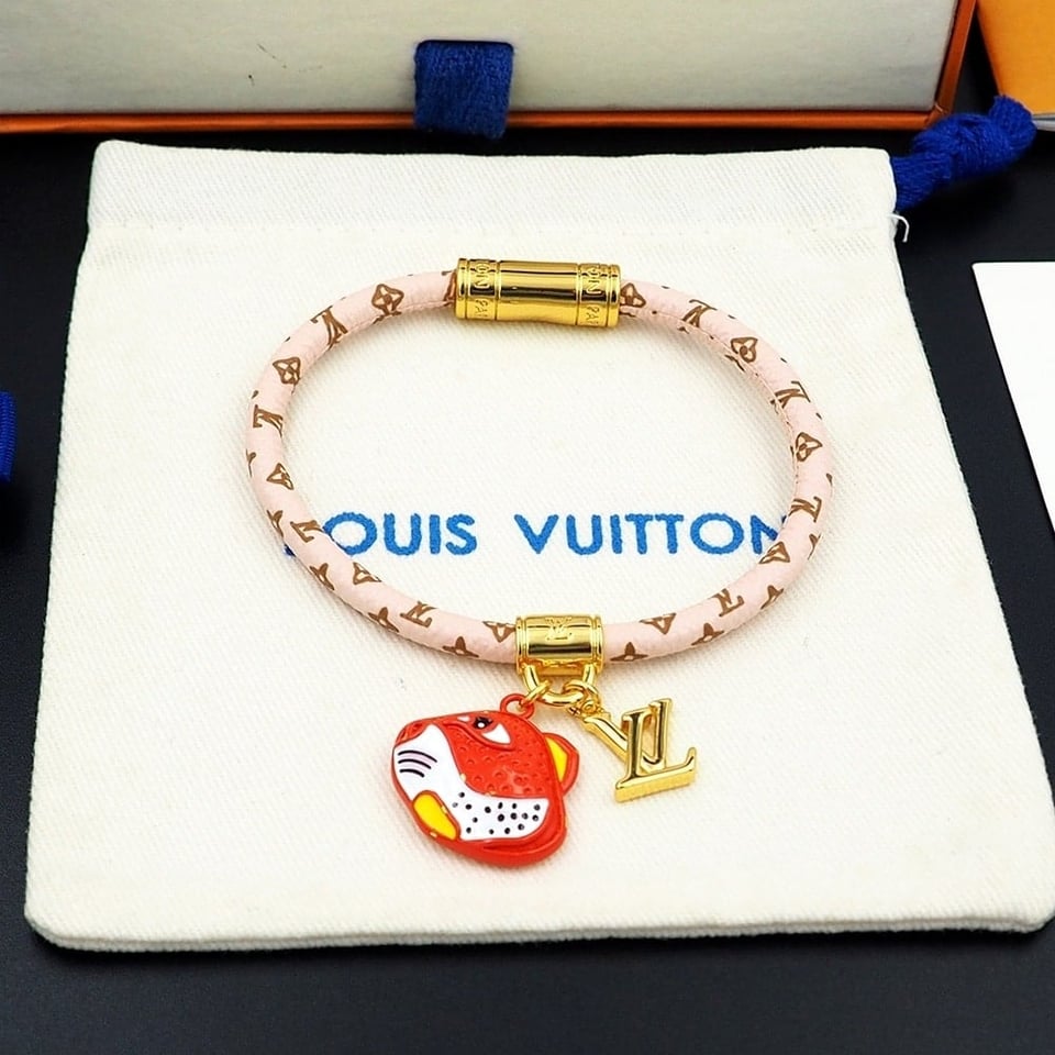 Louis Vuitton Animogram Bracelet M8677F view 4