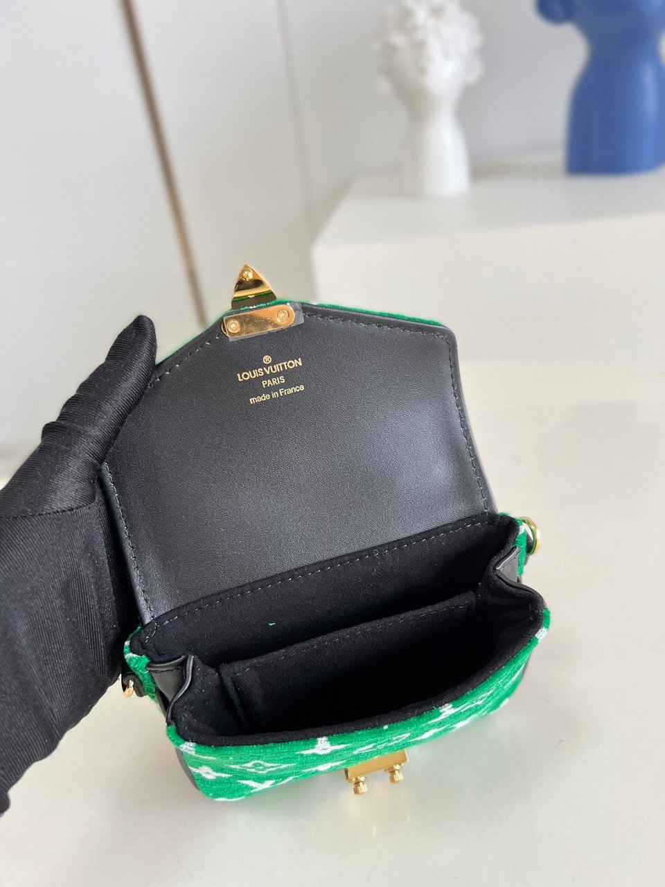 Louis Vuitton Micro M Tis 14Cm Green view 9