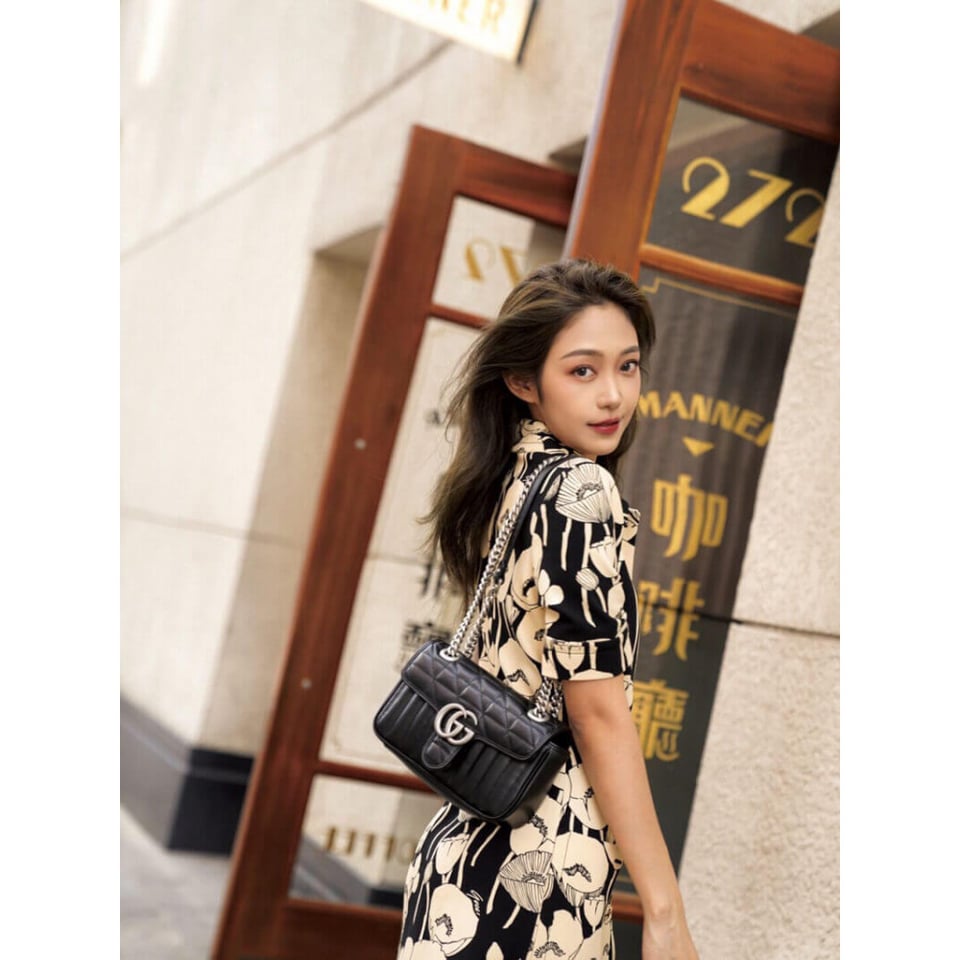 Gucci GG Marmont Small Shoulder Bag Black view 3