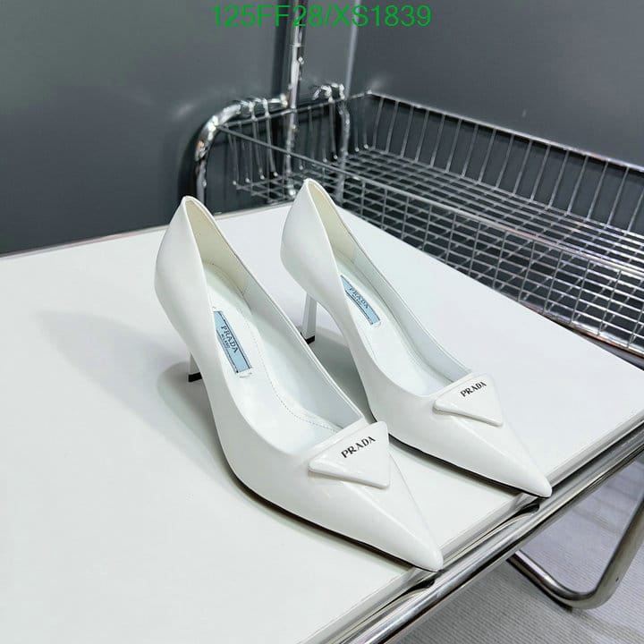 Prada Cleavage Nero Leather Pumps White view 7