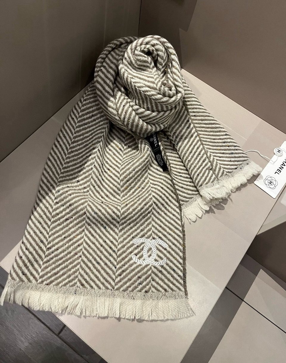 Chanel Cashmere Scarf Chevron Beige For Women 180cm view 2