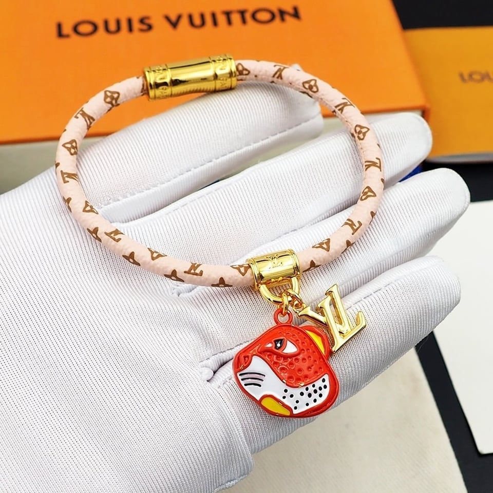 Louis Vuitton Animogram Bracelet M8677F view 3