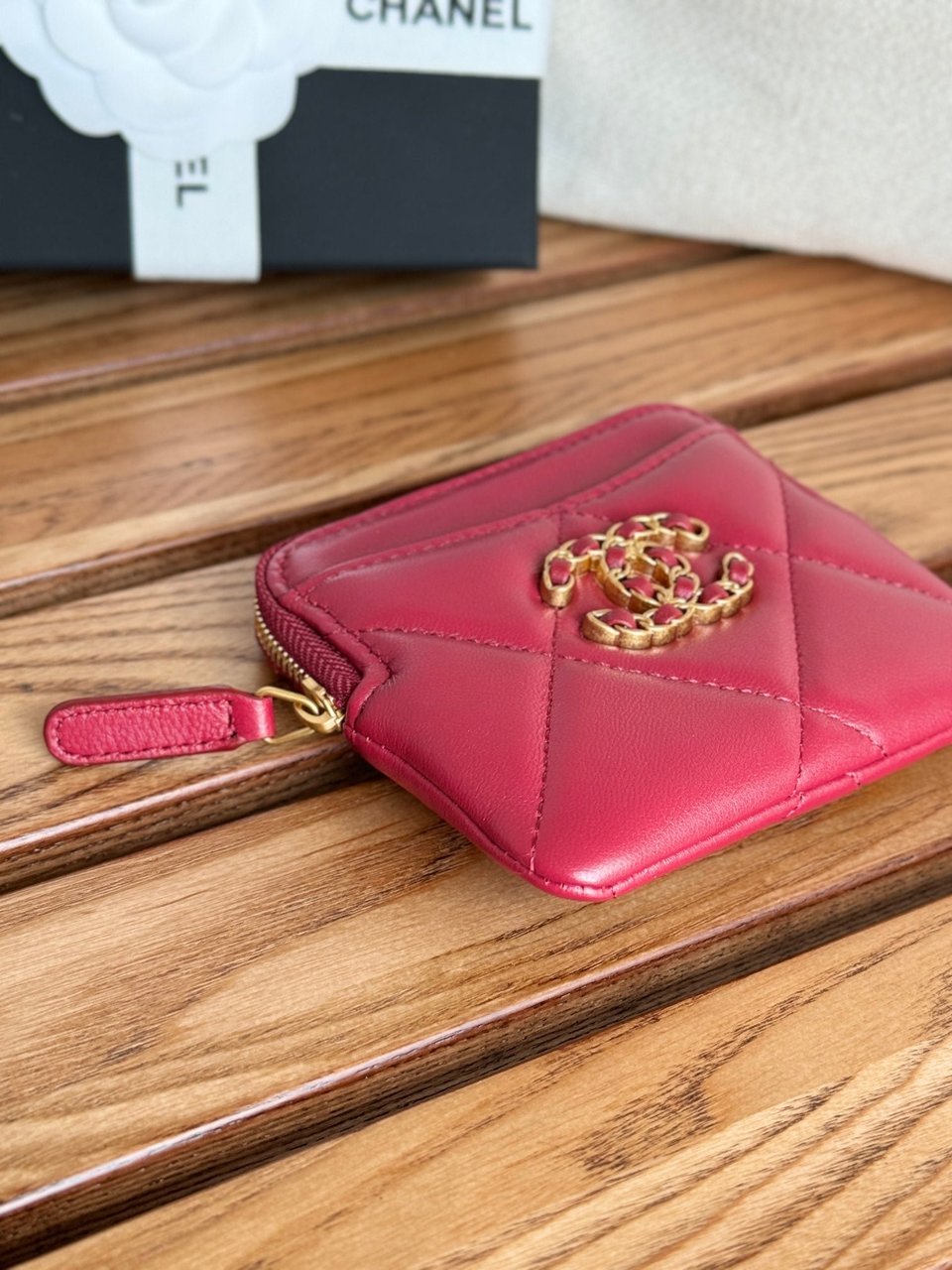 Chanel 19 Zipped Coin Purse 11Cm Burgundy Lambskin Gold Hardware view 8