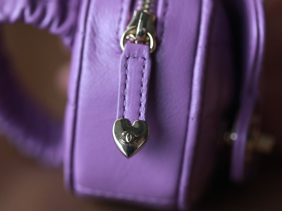Chanel Heart Coin Purse 8.5 Purple Calfskin view 7