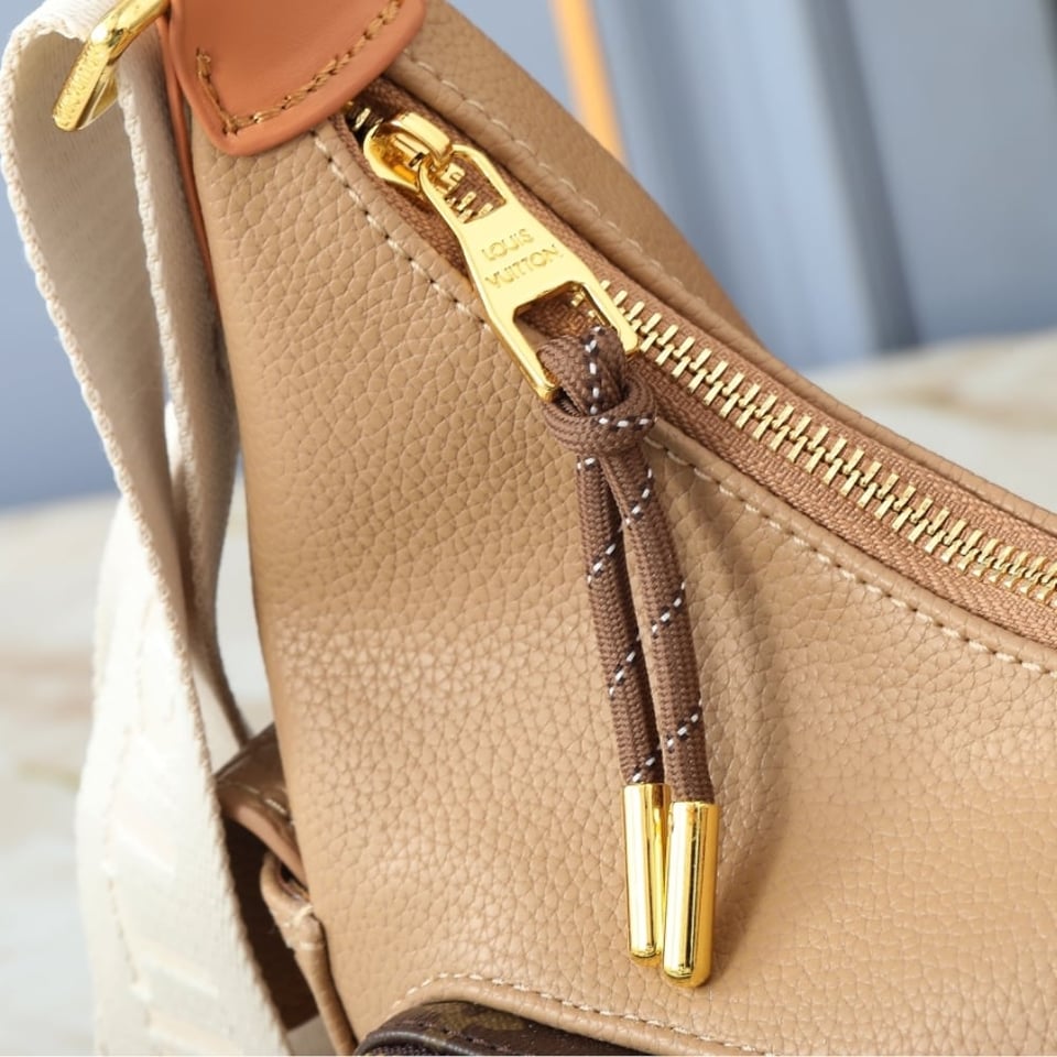 Louis Vuitton Hobo Cargo Beige 31Cm M12697 view 8